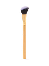 angled light coverage concealer brush